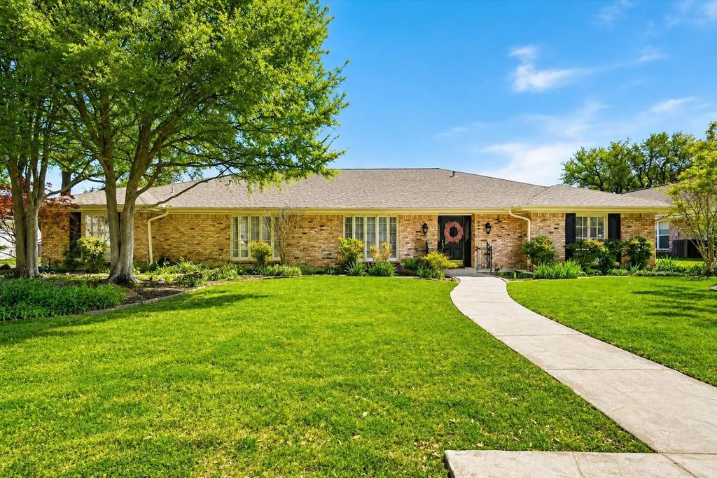 4201 Winding Way, Benbrook