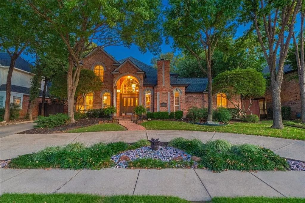 301 W Mill Valley Drive, Colleyville