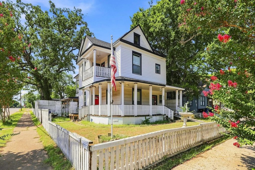 600 W Munson Street, Denison