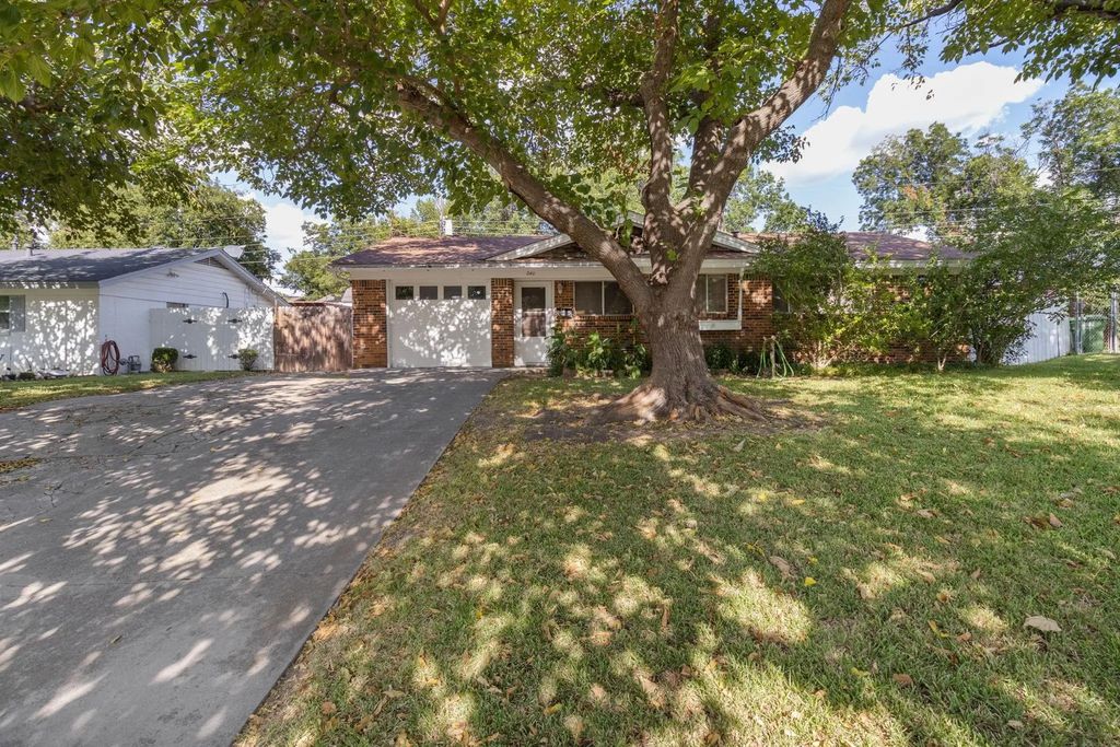 840 Comal Avenue, White Settlement