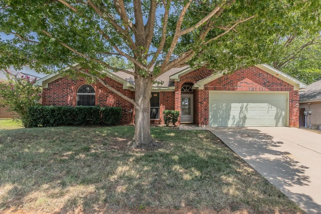 904 Parkhill Drive, Mansfield