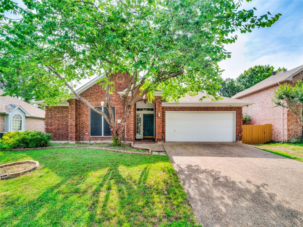 4618 Devonshire Drive, Grand Prairie