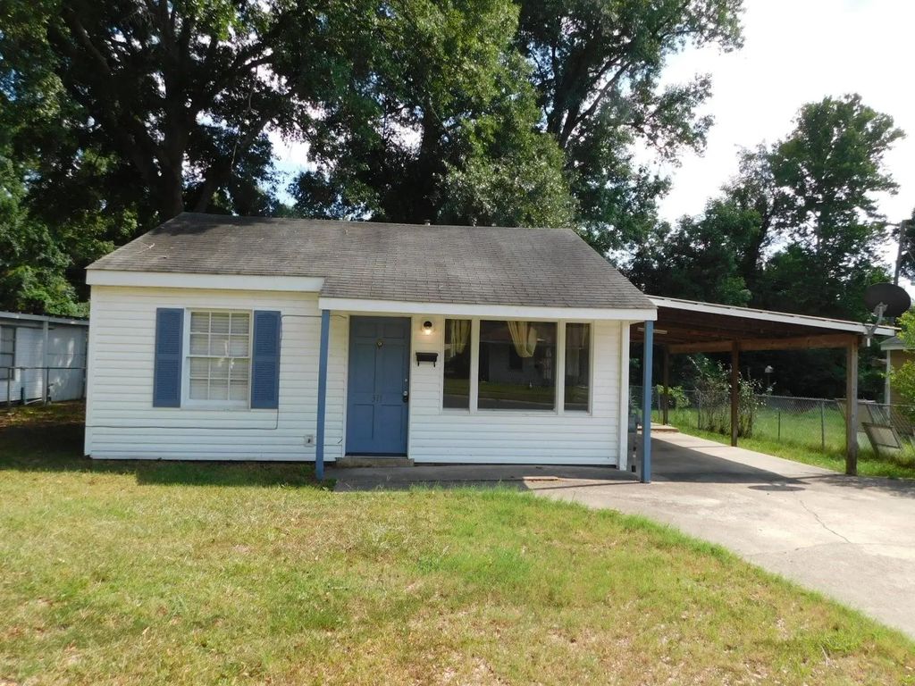 311 S Park Drive, Springhill