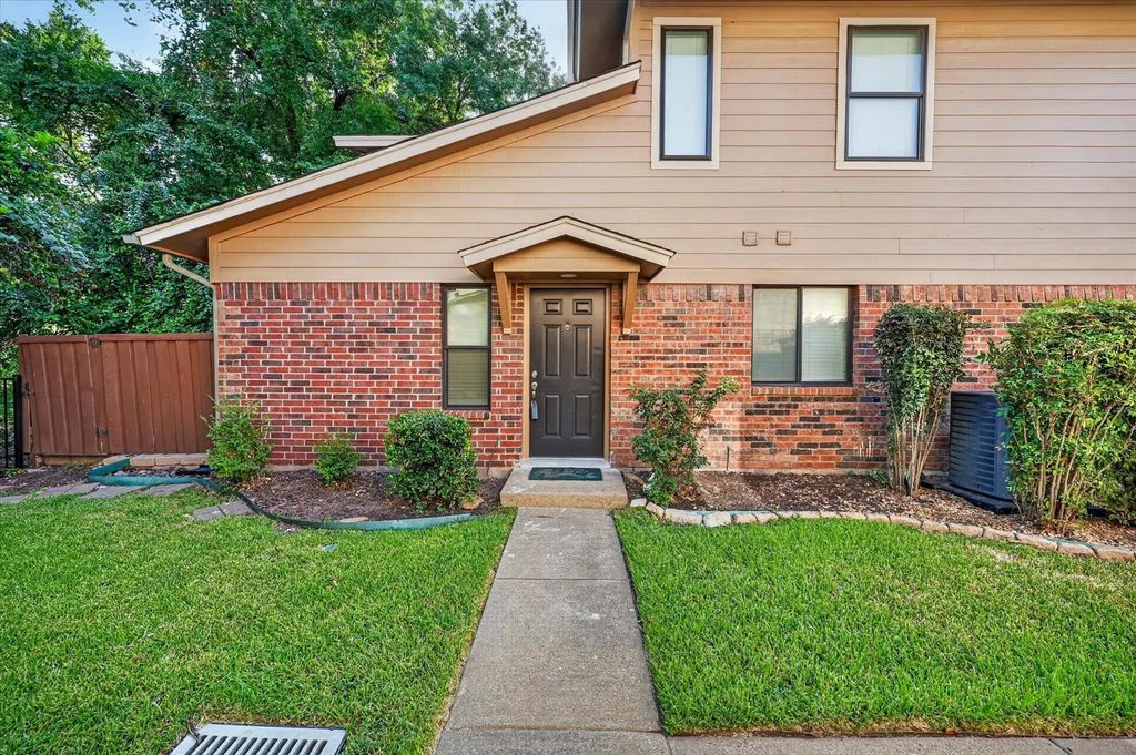 5662 Cedar Creek Drive, Benbrook