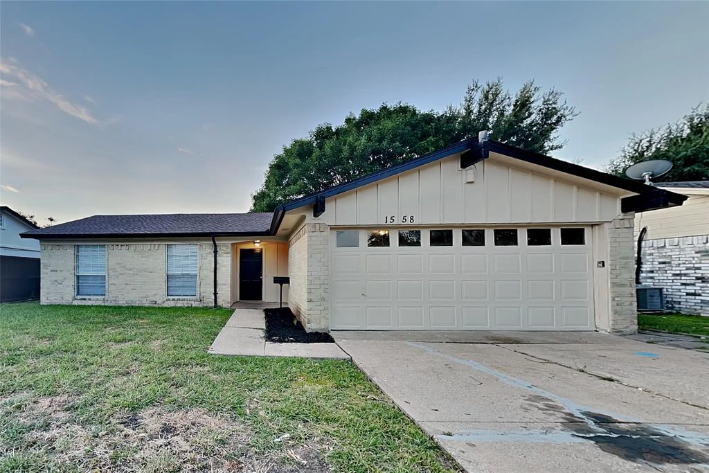 1558 Town Bluff Street, Garland