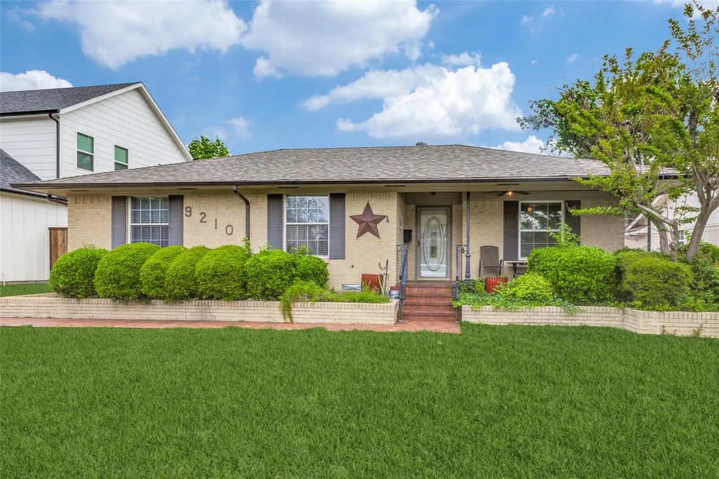9210 Larchwood Drive, Dallas