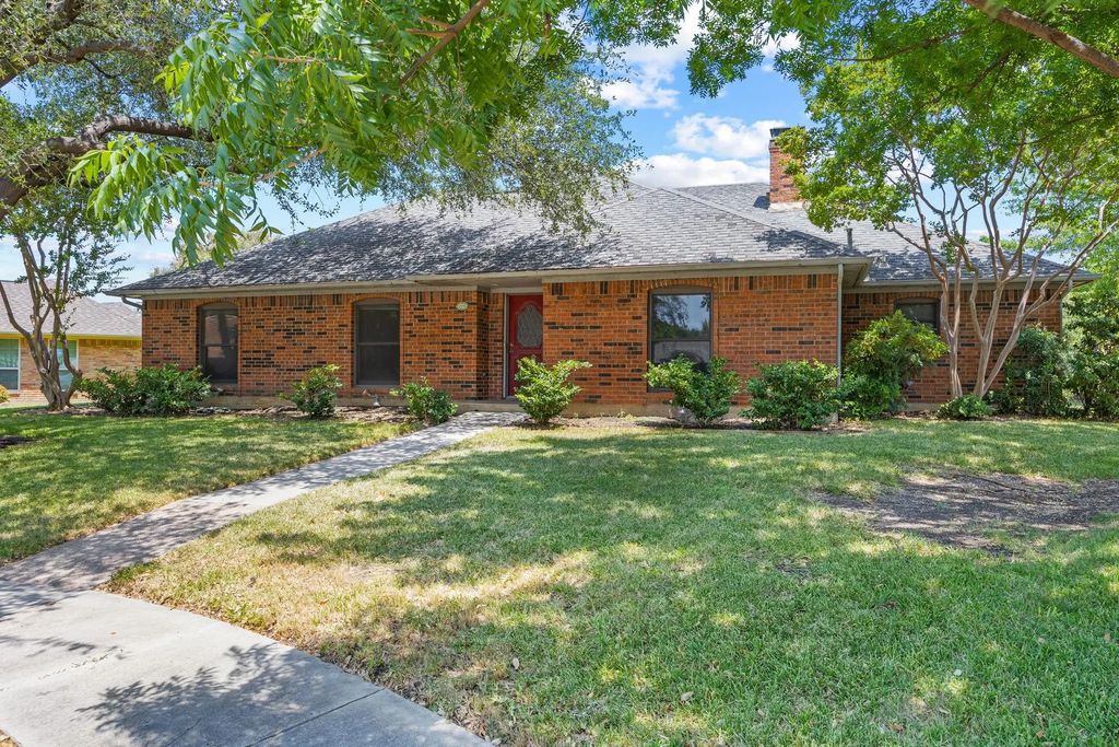 2539 Quail Glen Road, Carrollton
