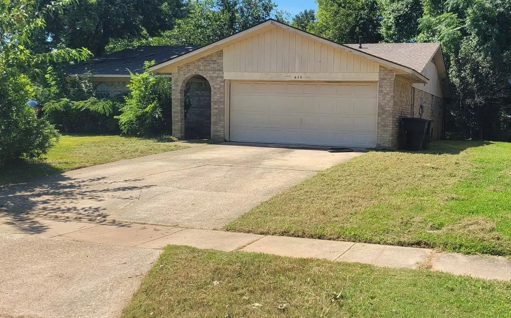 446 Plaza Circle, Bossier City