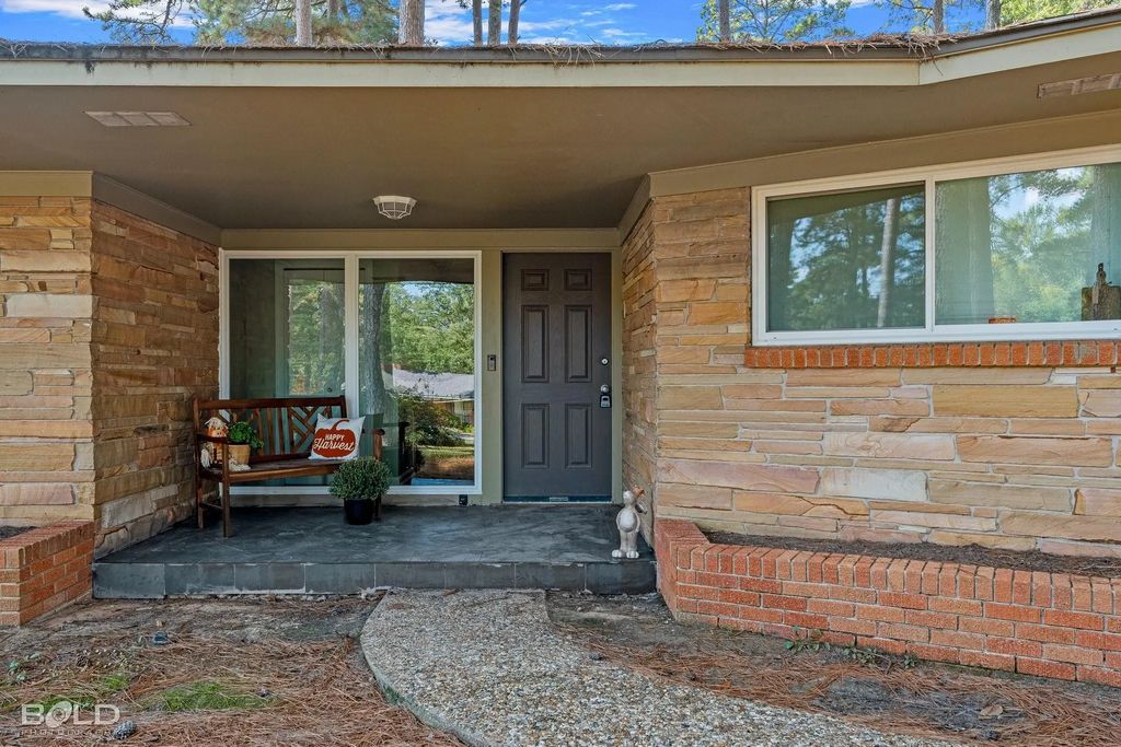 1907 S Brookwood Drive, Shreveport
