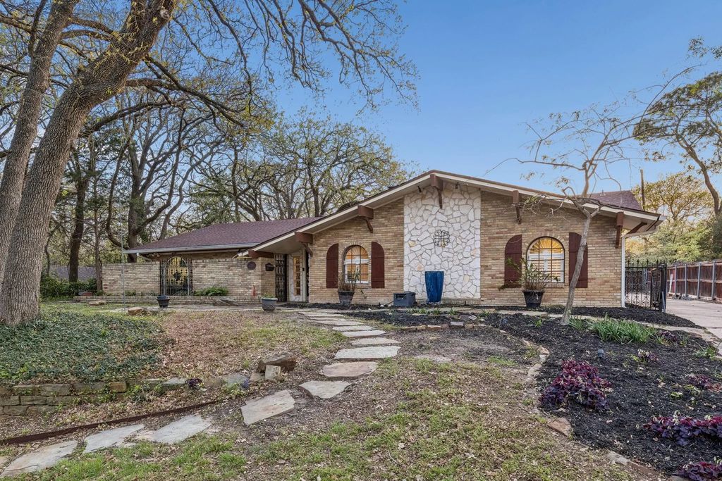 1709 Timbers Drive, Irving