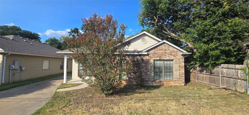 2616 S 2nd Street, Waco