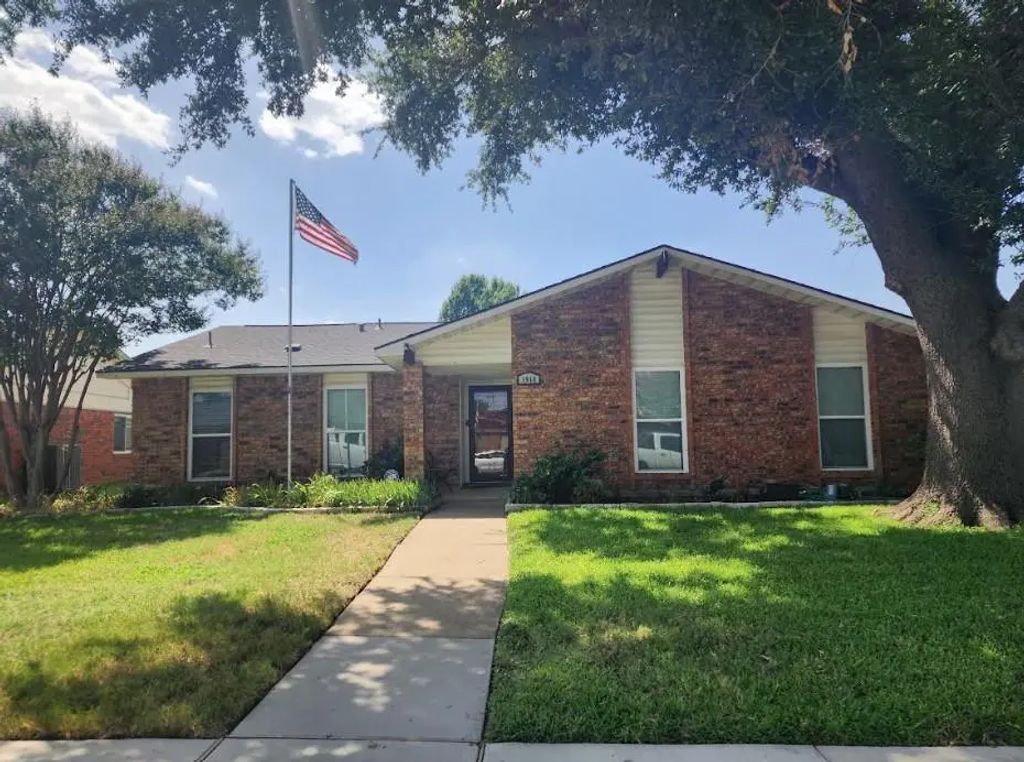 1918 Lewis Trail, Grand Prairie