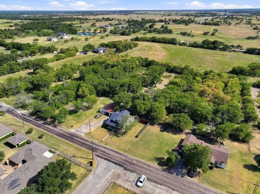 405 E College Street, Gunter