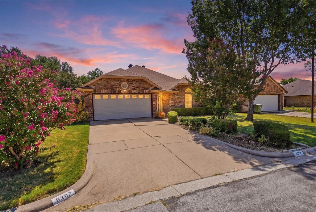 6207 Declaration Drive, Arlington