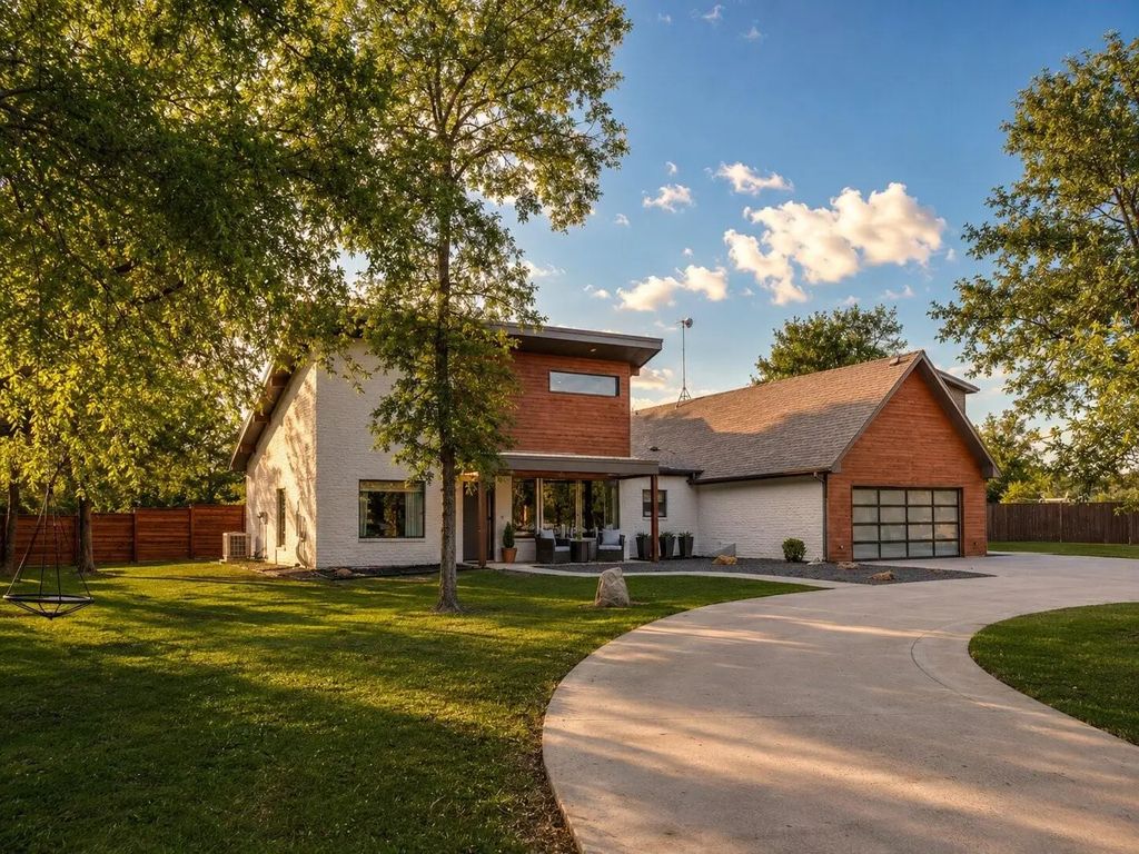 104 Windsong Court, Weatherford