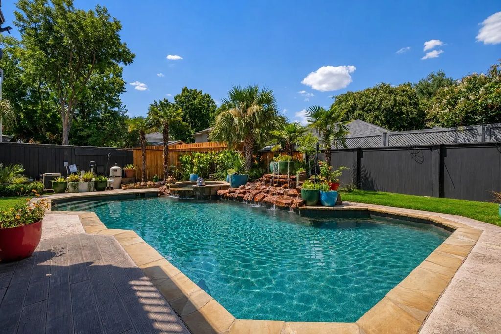 2700 Valleywood Drive, Grapevine