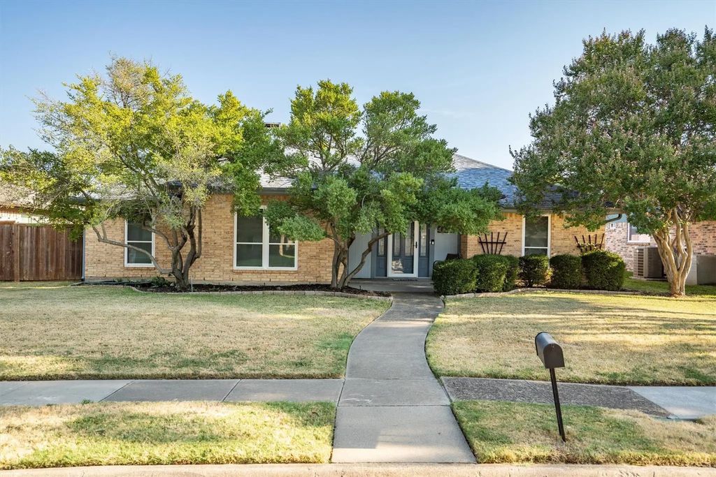 1304 River Oaks Drive, Flower Mound