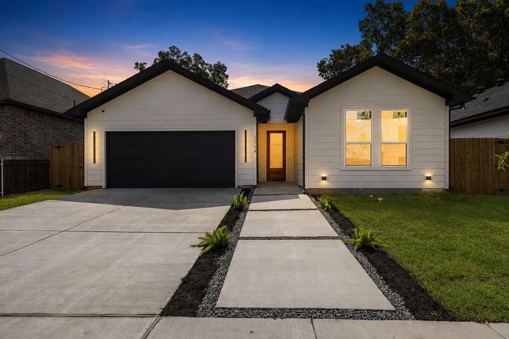 2734 Marburg Street, Dallas