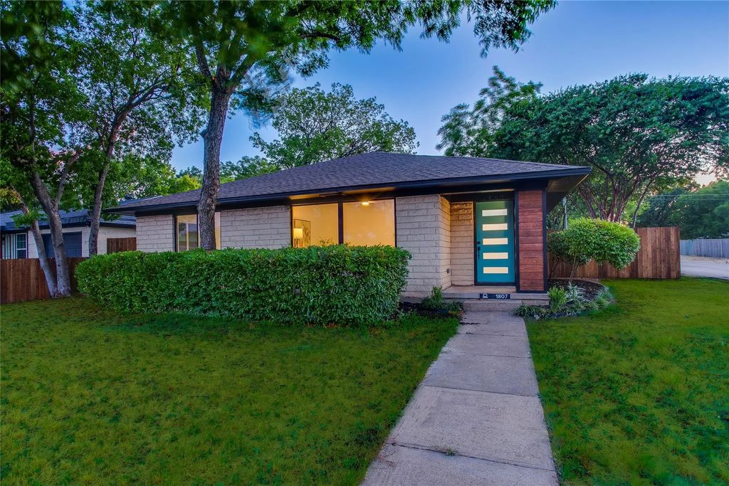 1807 S Vernon Avenue, Dallas