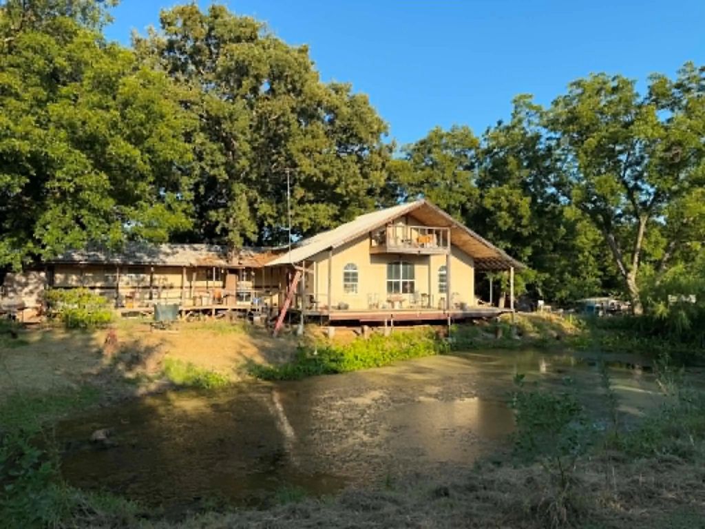 2707 S State Highway 121 Highway S, Bonham