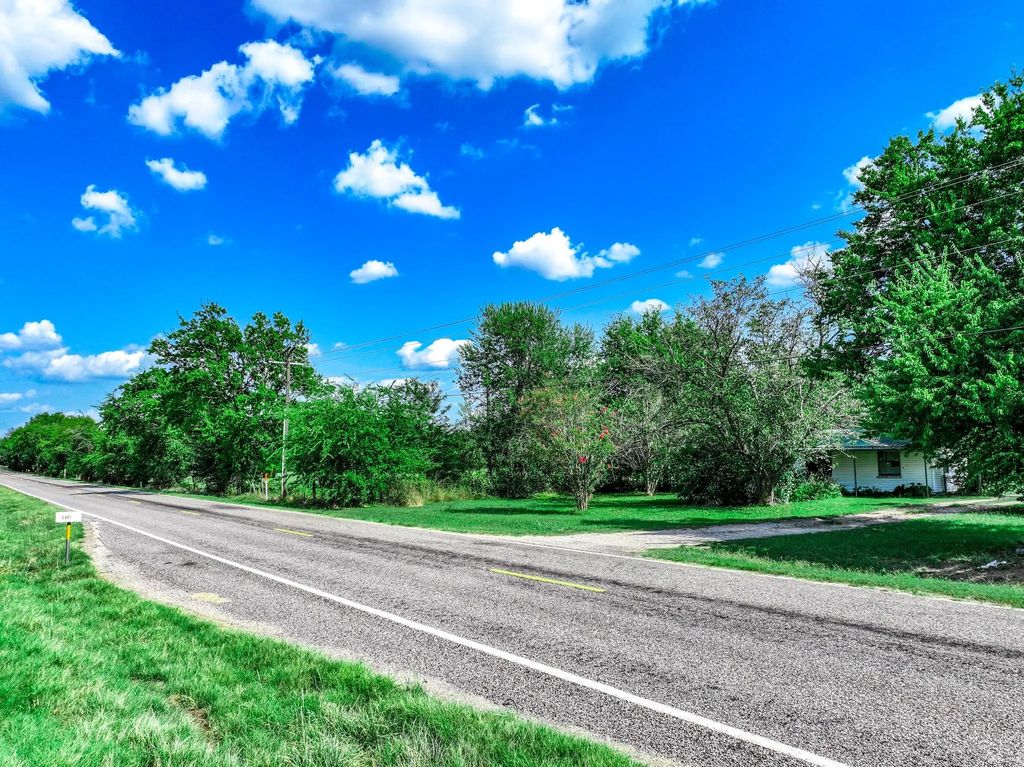 7801 W Interstate Highway 30, Cumby