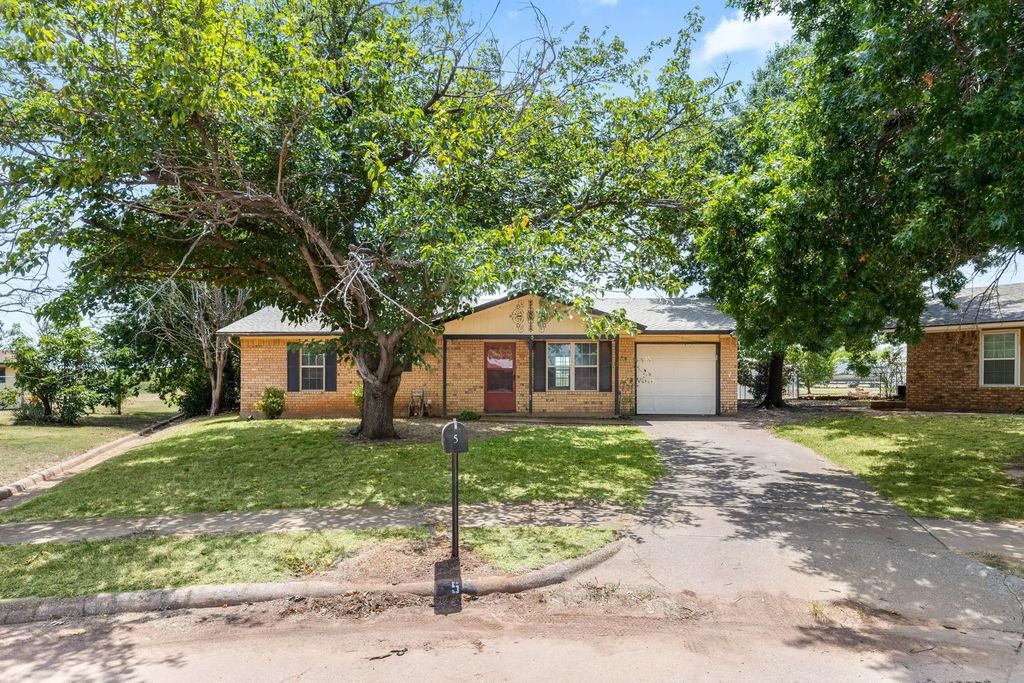 5 Village Glen, Wichita Falls
