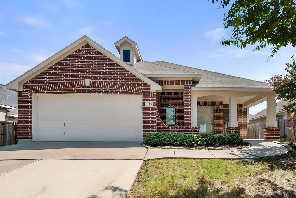 1313 Concho Trail, Mansfield