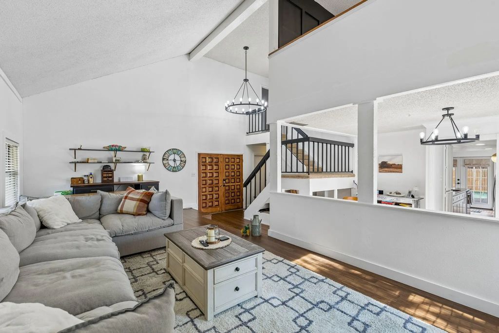 3437 Castle Rock Lane, Garland