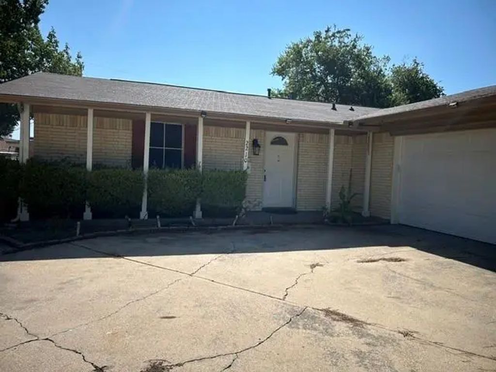 2210 Newcastle Drive, Garland