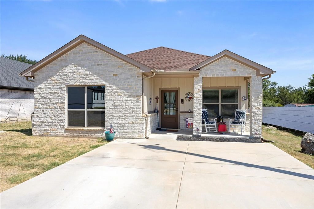 1608 Ridgeview Trail, Granbury