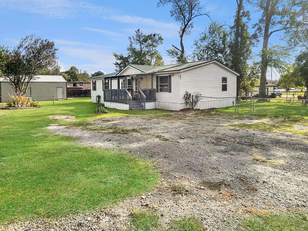 181 Cyclone Street, Waskom