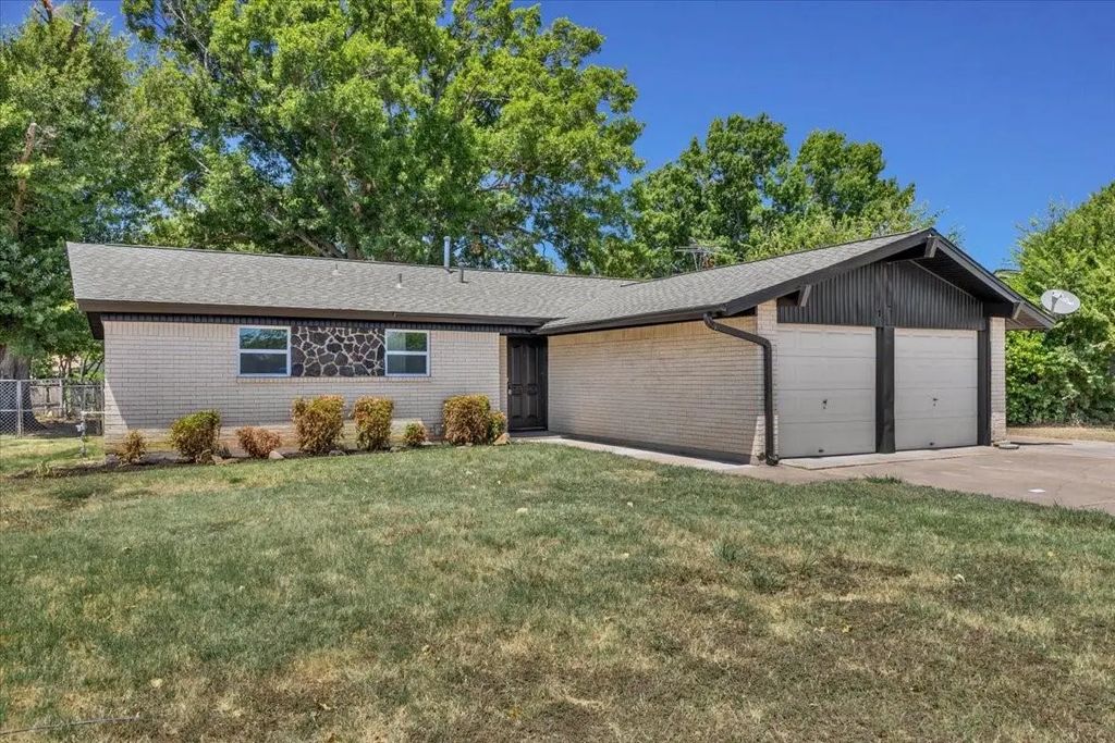 5205 Cloyce Court, North Richland Hills