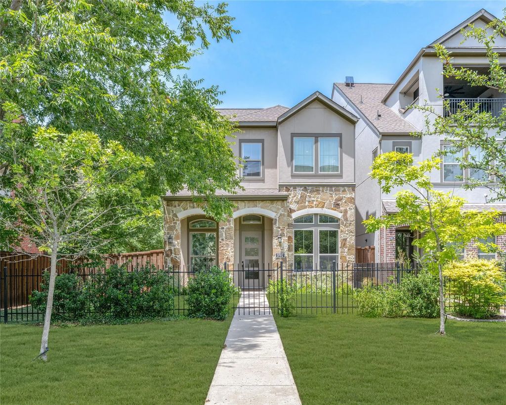 3702 Red Leaf Lane, Dallas