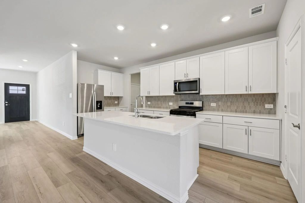 2129 Longchamp Lane, Seagoville