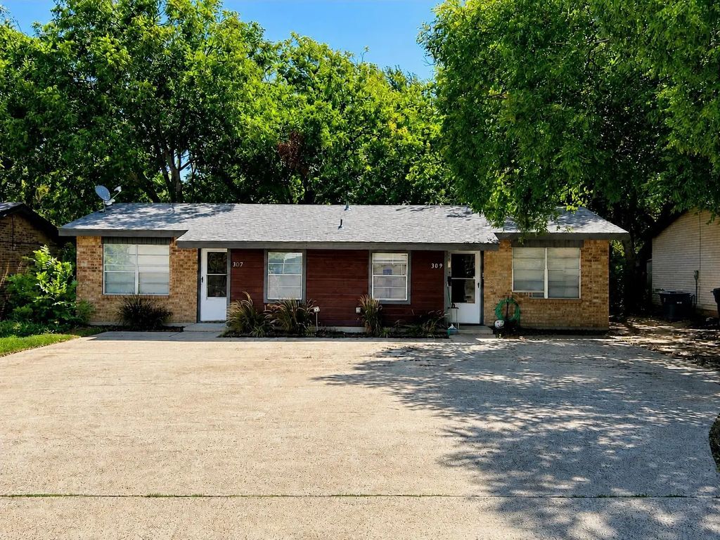307 Elliott Street, Arlington