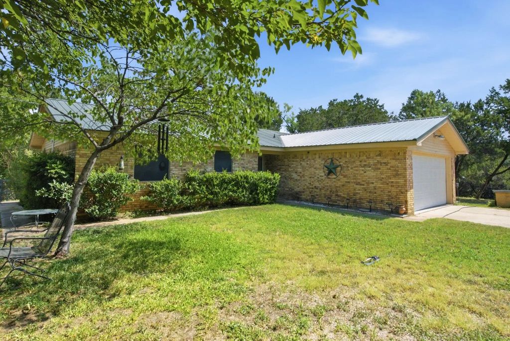 135 Indian Mountain Court, Granbury