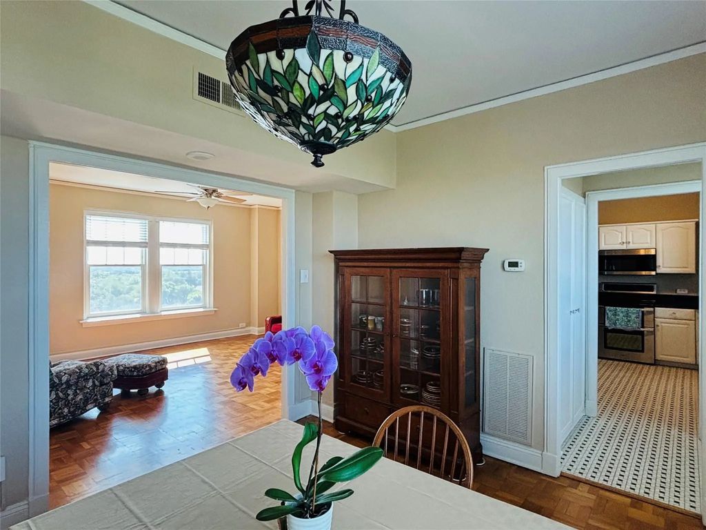 2306 Park Place Avenue 10c, Fort Worth