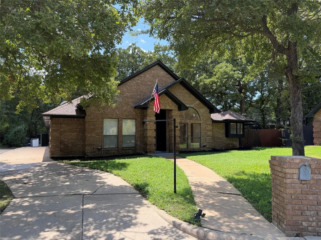 2200 Sand Creek Court, Arlington