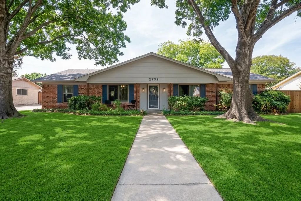 2702 Shoreline Drive, Sherman