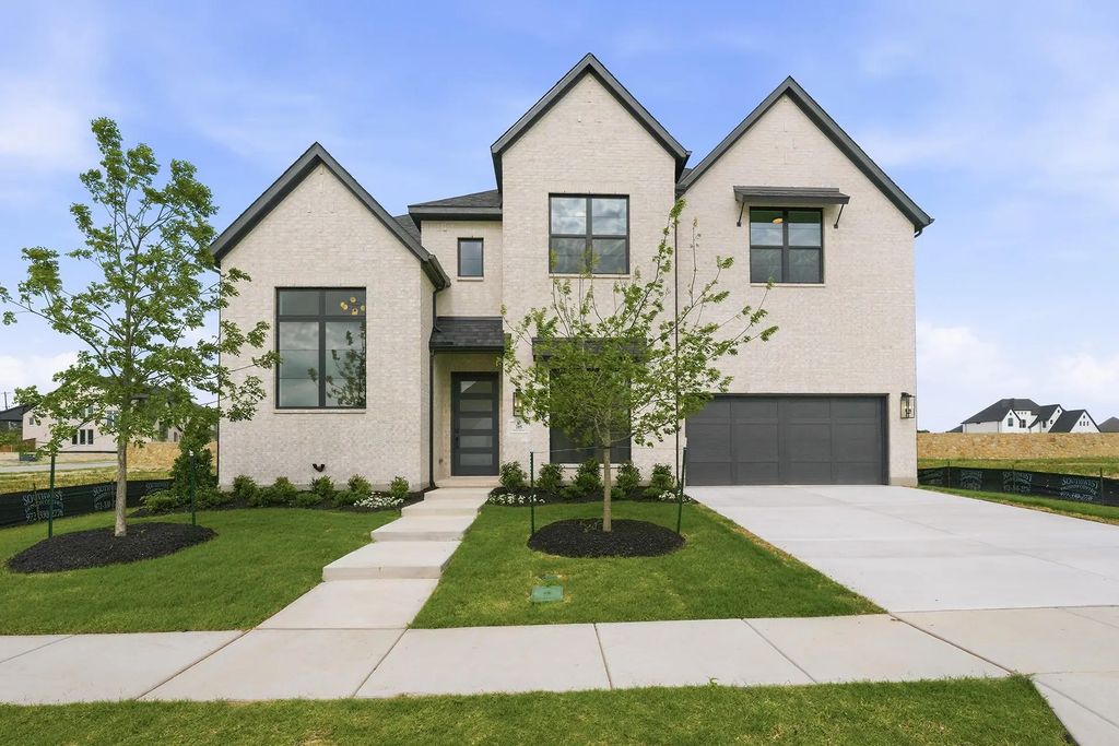 205 Hunters Glen Way, Allen