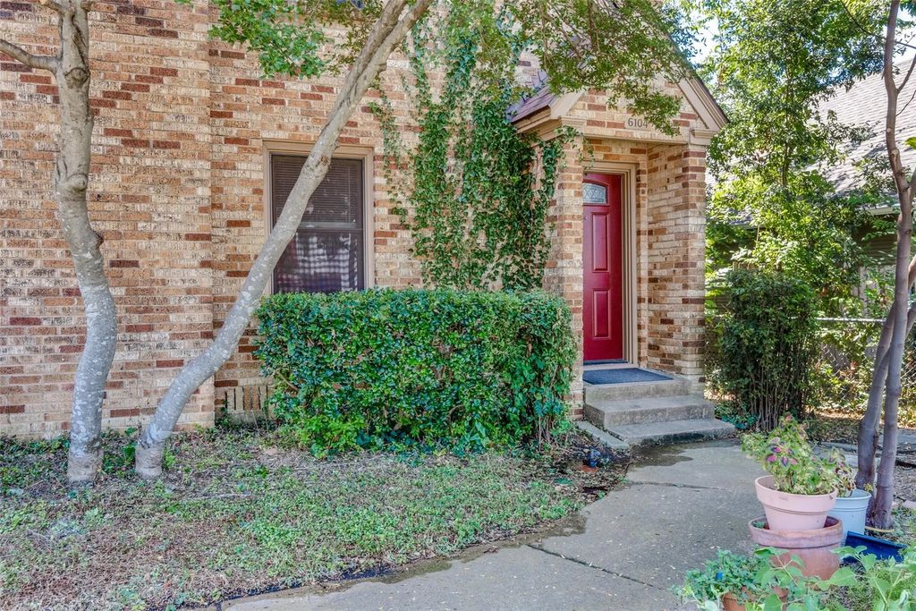 6104 Victor Street, Dallas