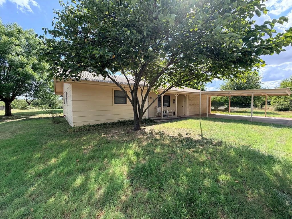 105 W Elm Street, Gustine
