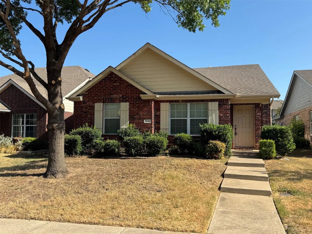 8831 Holliday Lane, Aubrey