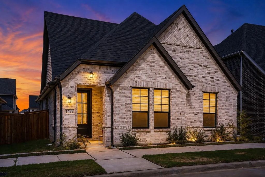 1429 Waterford Drive, Celina