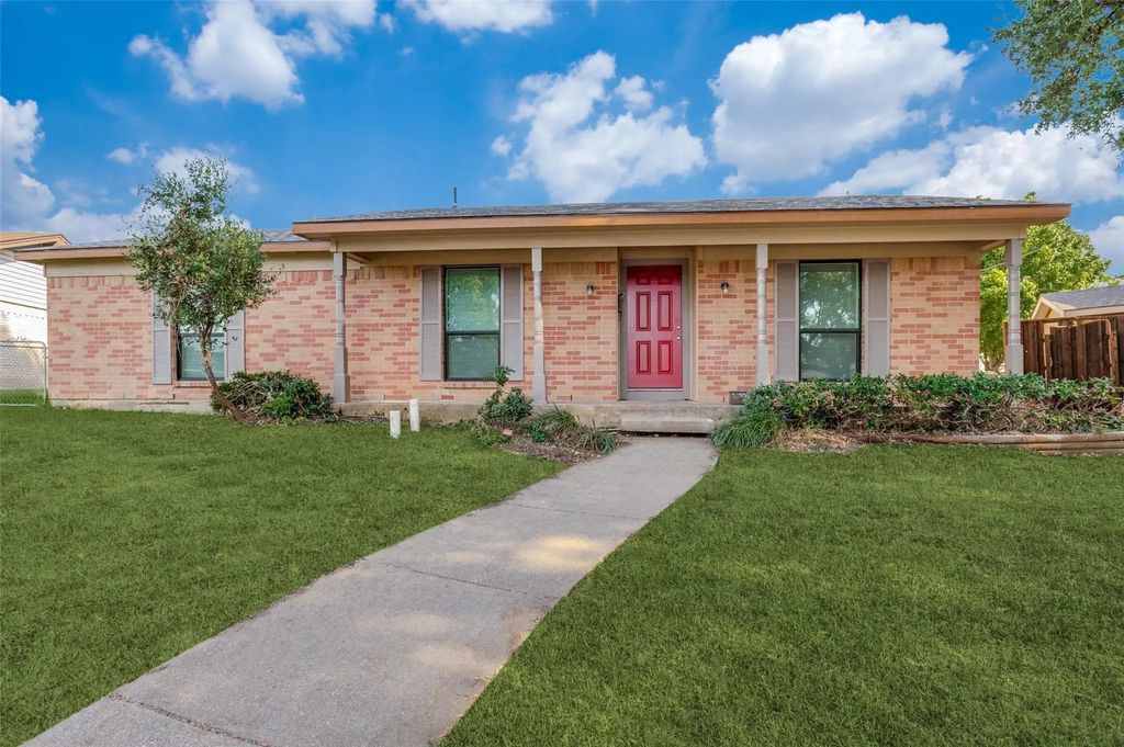 3102 Chime Court, Irving