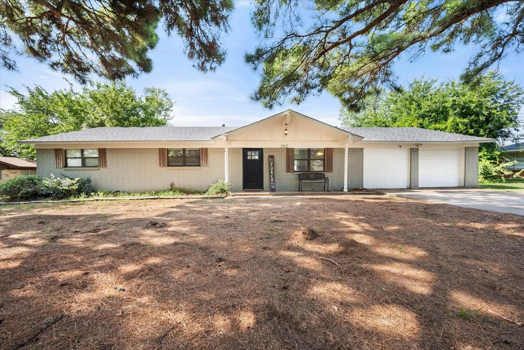 202 Lone Star Street, Joshua