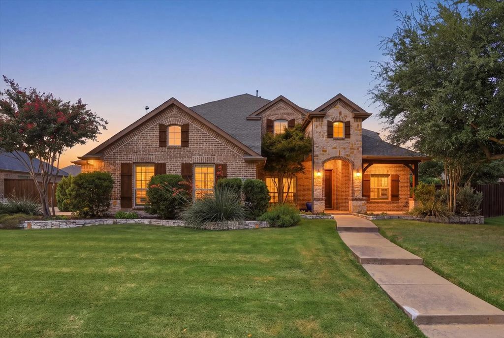 425 Waters Edge Way, Murphy