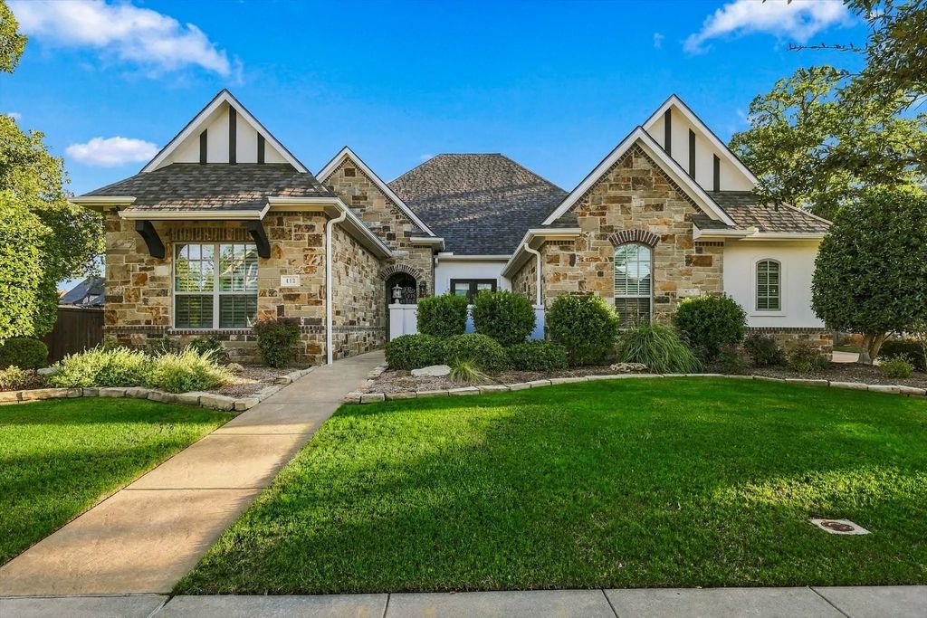 412 Nora Lane, Argyle