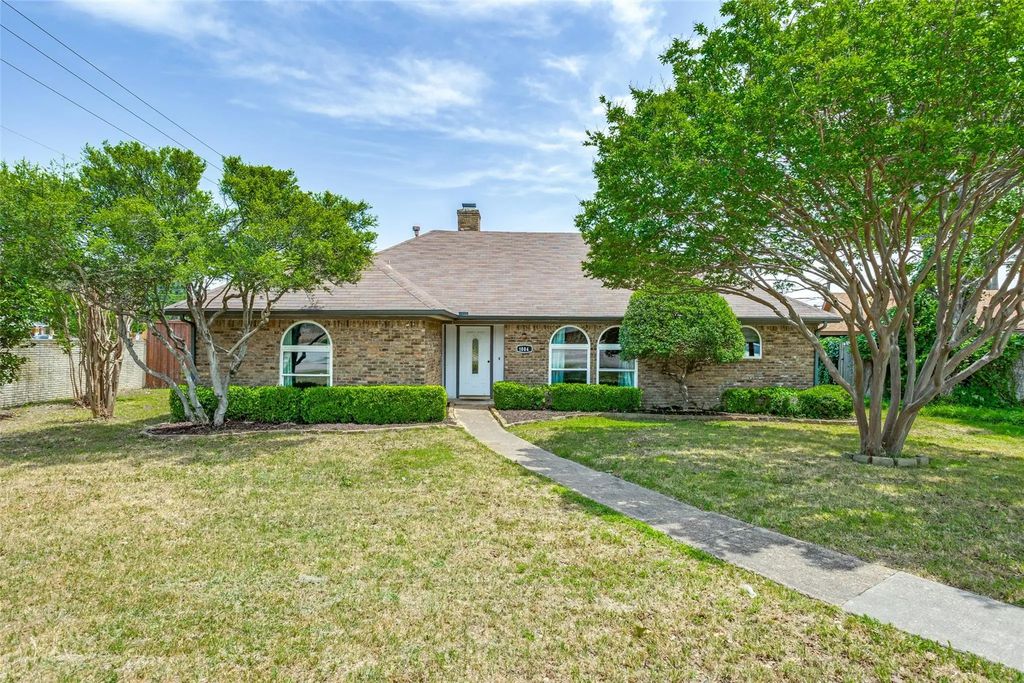 1004 Woodland Way, Richardson