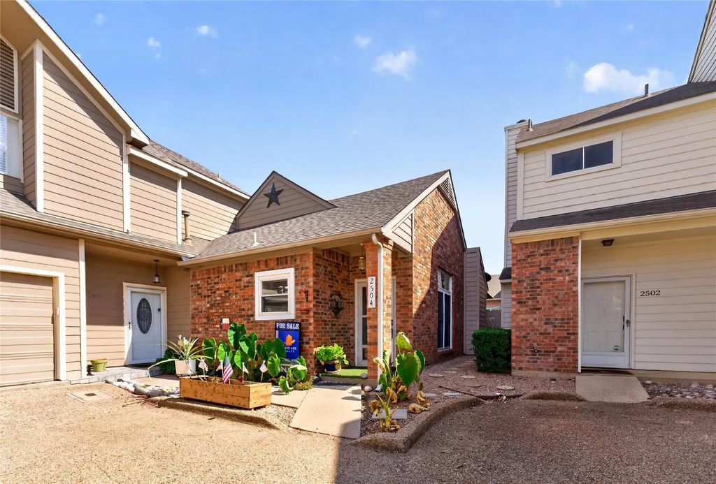 2504 Orangegrove Circle, Arlington